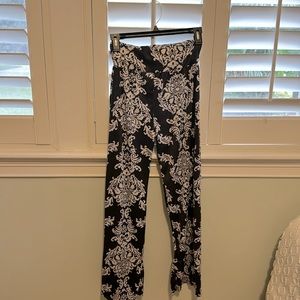 Size: S Patterned Pants